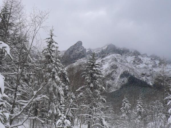 雲の切れ間から大同心が見えました